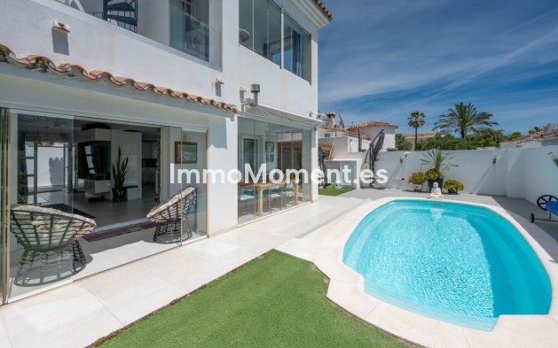 Resale - Detached villa - Estepona - Estepona Centro