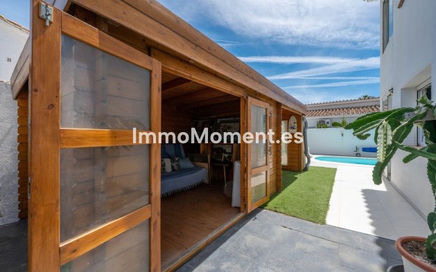 Resale - Detached villa - Estepona - Estepona Centro