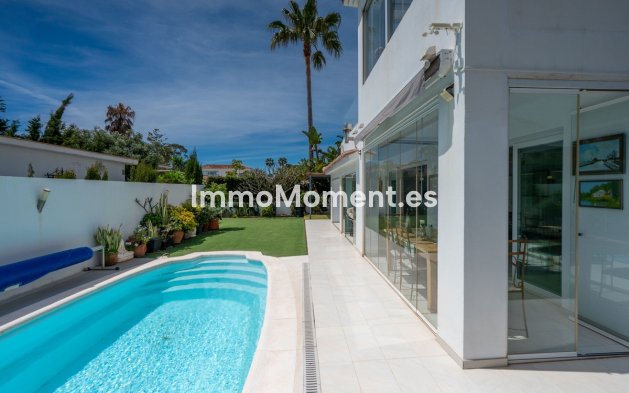 Resale - Detached villa - Estepona - Estepona Centro