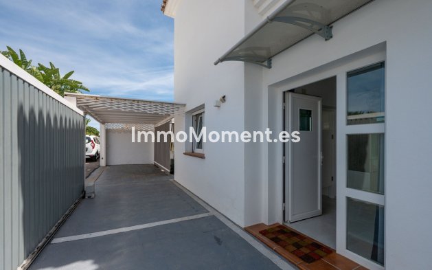 Resale - Detached villa - Estepona - Estepona Centro