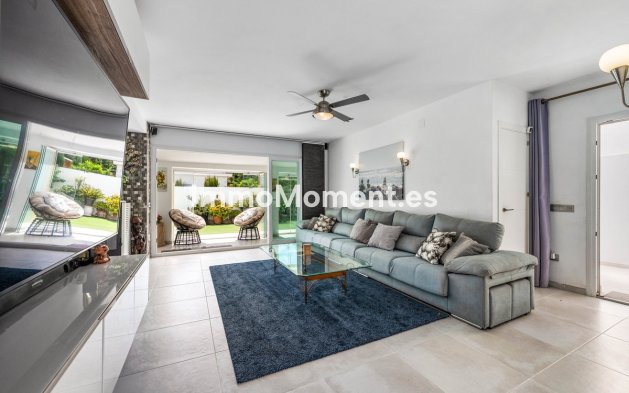 Resale - Detached villa - Estepona - Estepona Centro