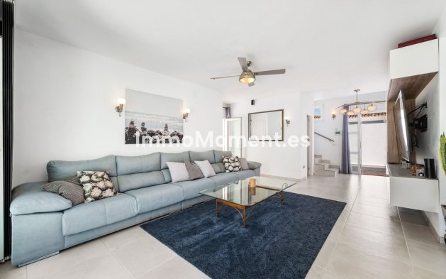 Resale - Detached villa - Estepona - Estepona Centro