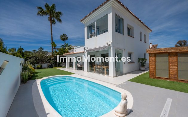 Resale - Detached villa - Estepona - Estepona Centro