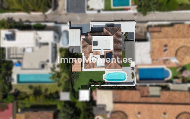 Resale - Detached villa - Estepona - Estepona Centro