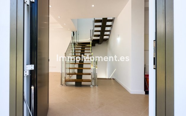Wiederverkauf - Freistehende Villa - Estepona  - Estepona Centro