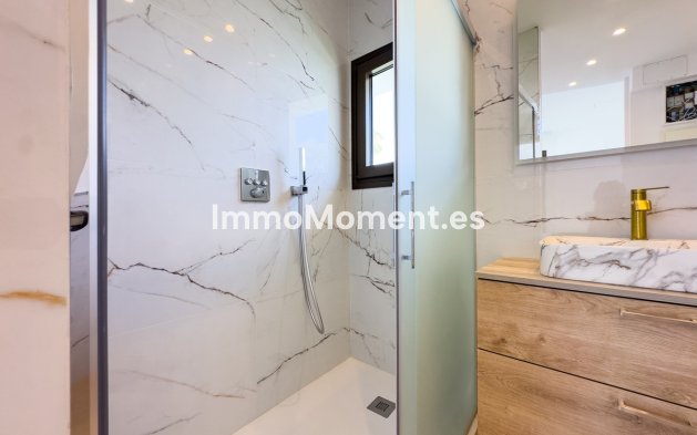 Wiederverkauf - Freistehende Villa - Estepona  - Estepona Centro