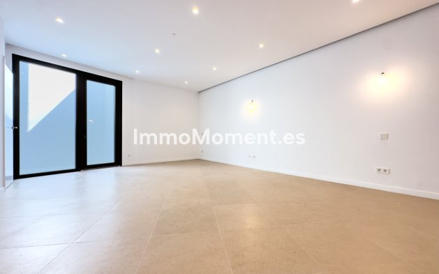 Wiederverkauf - Freistehende Villa - Estepona  - Estepona Centro