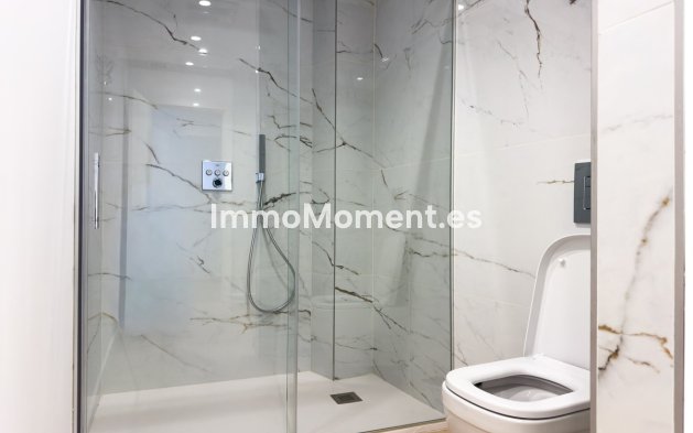 Wiederverkauf - Freistehende Villa - Estepona  - Estepona Centro