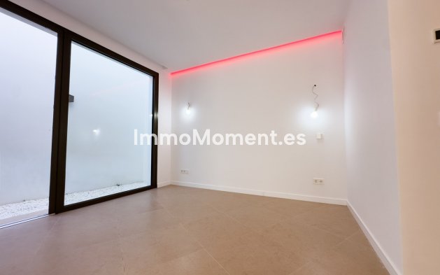 Wiederverkauf - Freistehende Villa - Estepona  - Estepona Centro