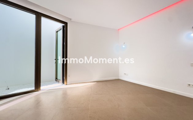 Wiederverkauf - Freistehende Villa - Estepona  - Estepona Centro
