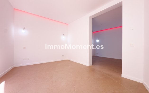 Wiederverkauf - Freistehende Villa - Estepona  - Estepona Centro