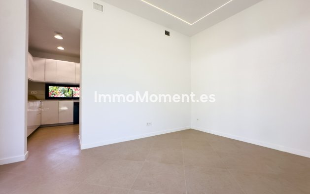 Wiederverkauf - Freistehende Villa - Estepona  - Estepona Centro