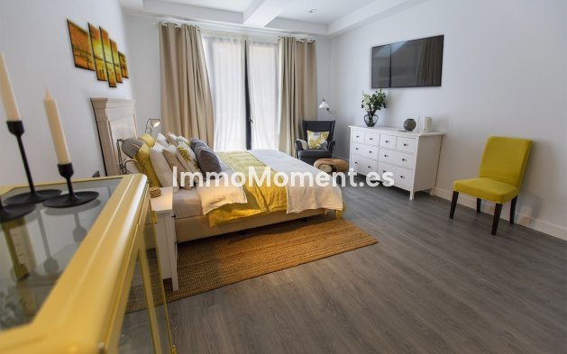 Wiederverkauf - Freistehende Villa - Marbella - Nueva Andalucía