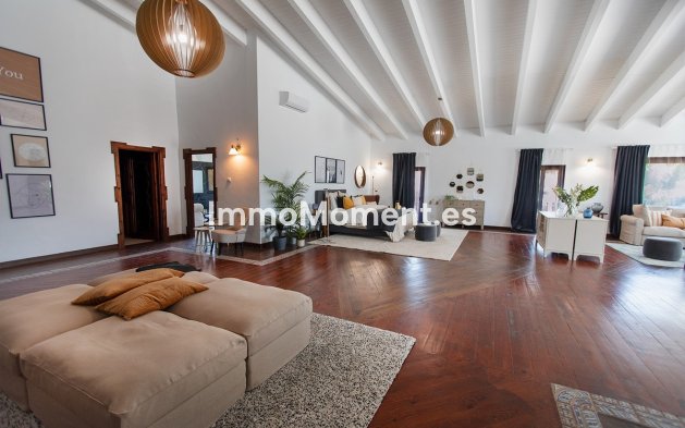 Wiederverkauf - Freistehende Villa - Marbella - Nueva Andalucía