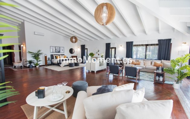 Wiederverkauf - Freistehende Villa - Marbella - Nueva Andalucía