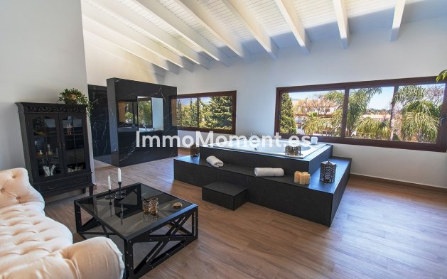 Wiederverkauf - Freistehende Villa - Marbella - Nueva Andalucía