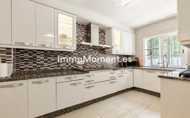 Wiederverkauf - Freistehende Villa - Benalmadena - Benalmadena Centro