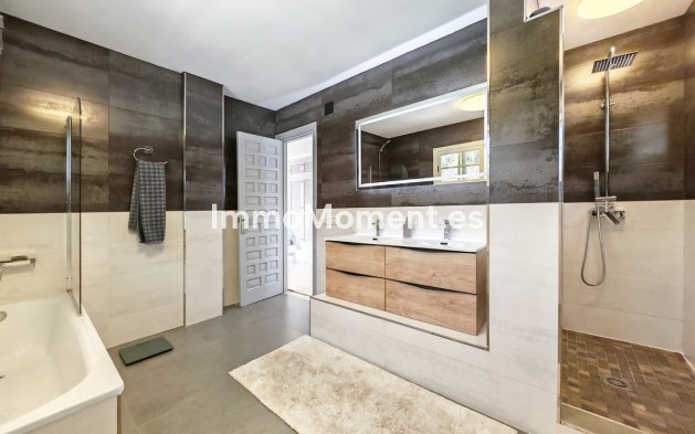 Wiederverkauf - Freistehende Villa - Benalmadena - Benalmadena Centro