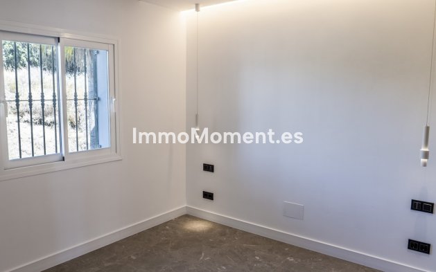 Resale - Apartment - Benahavís - La Quinta