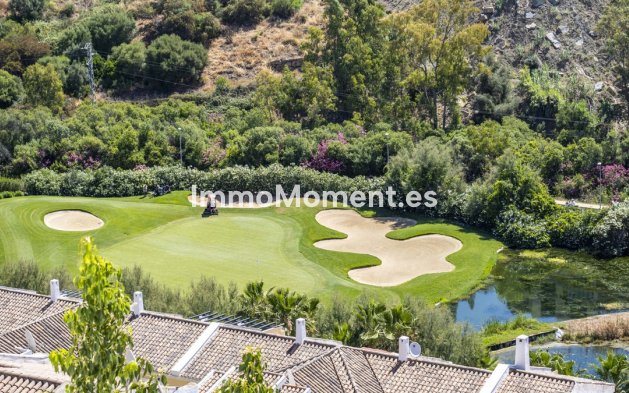 Resale - Apartment - Benahavís - La Quinta