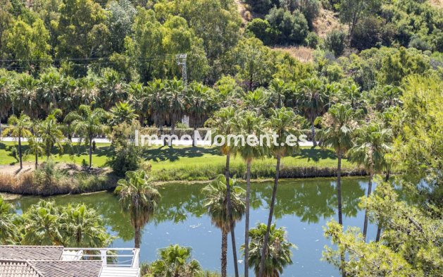 Resale - Apartment - Benahavís - La Quinta