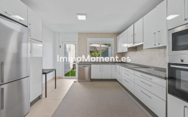 Resale - Detached villa - Marbella - Hacienda Las Chapas