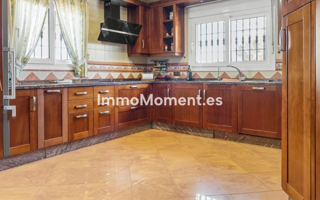 Resale - Detached villa - Benalmadena - Torrequebrada