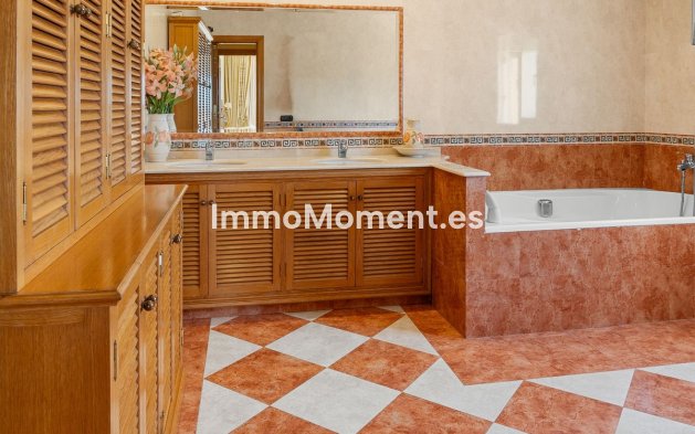 Resale - Detached villa - Benalmadena - Torrequebrada