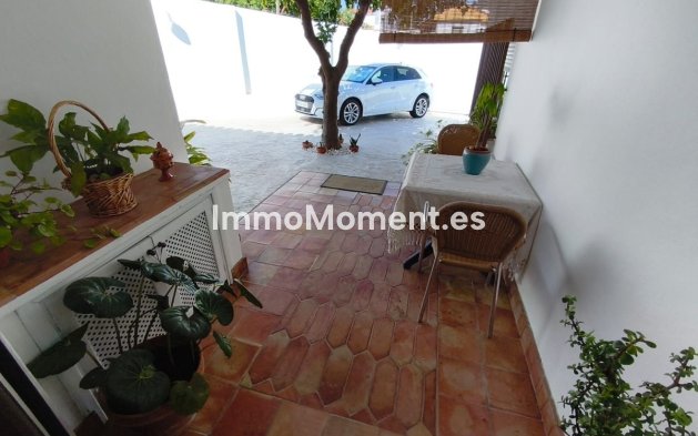 Wiederverkauf - Freistehende Villa -   Inländisch - Alhaurín de la Torre
