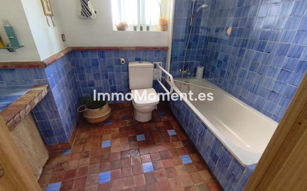 Wiederverkauf - Freistehende Villa -   Inländisch - Alhaurín de la Torre