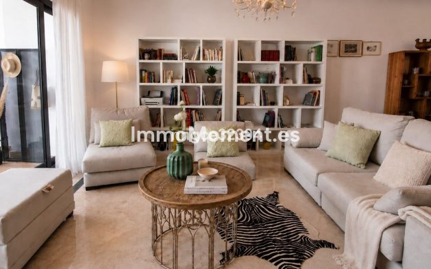 Resale - Apartment - Casares - Casares Centro