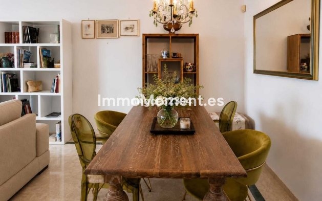 Resale - Apartment - Casares - Casares Centro