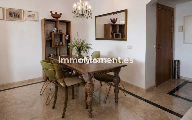 Resale - Apartment - Casares - Casares Centro