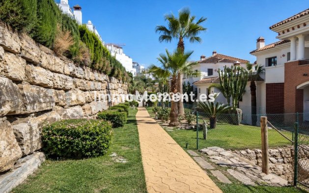 Resale - Apartment - Casares - Casares Centro