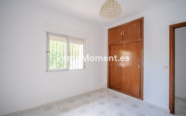 Resale - Country house - Inland  - Alhaurín el Grande Centro