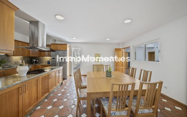 Bestaande woning - Vrijstaande villa - Estepona  - Estepona Centro