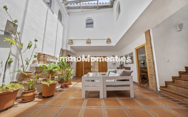 Bestaande woning - Vrijstaande villa - Estepona  - Estepona Centro