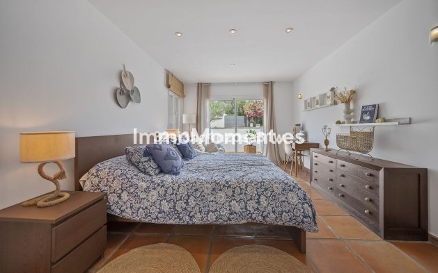 Bestaande woning - Vrijstaande villa - Estepona  - Estepona Centro
