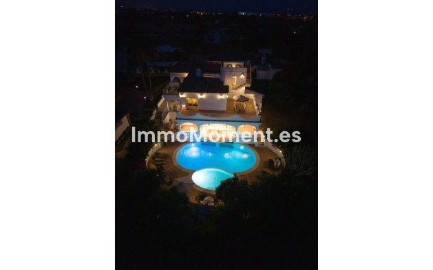 Bestaande woning - Vrijstaande villa - Estepona  - Estepona Centro