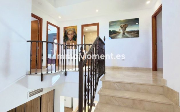 Bestaande woning - Vrijstaande villa - Estepona  - Estepona Centro