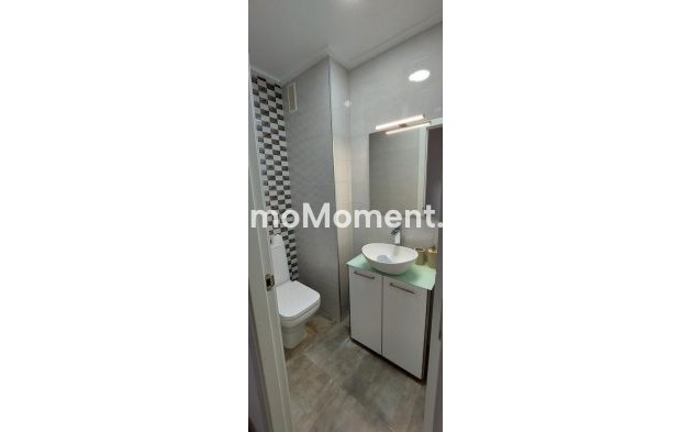 Resale - Apartment - Torrevieja - Torrevieja Centro