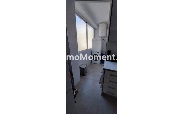 Resale - Apartment - Torrevieja - Torrevieja Centro