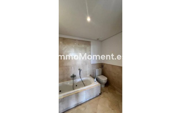 Wiederverkauf - Wohnung - Marbella - Nueva Andalucía