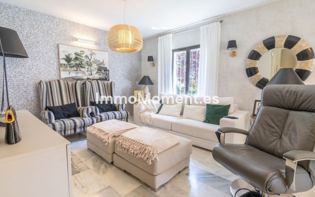 Resale - Detached villa - Estepona - Estepona Centro