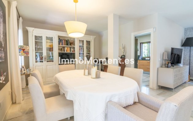 Resale - Detached villa - Estepona - Estepona Centro