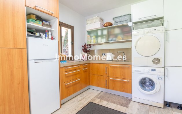 Resale - Detached villa - Estepona - Estepona Centro