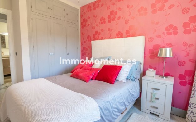 Resale - Detached villa - Estepona - Estepona Centro