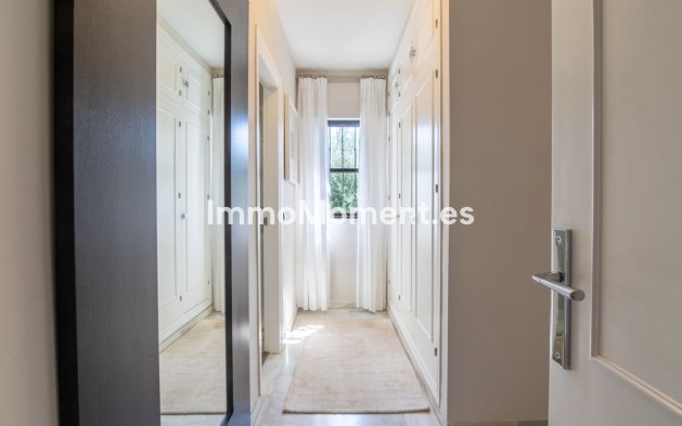 Resale - Detached villa - Estepona - Estepona Centro
