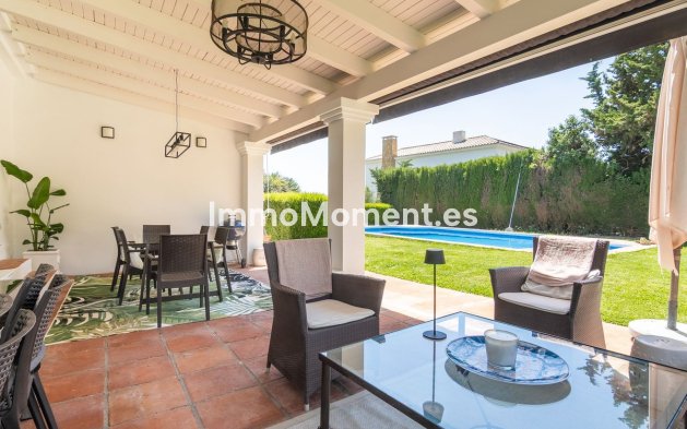 Resale - Detached villa - Estepona - Estepona Centro