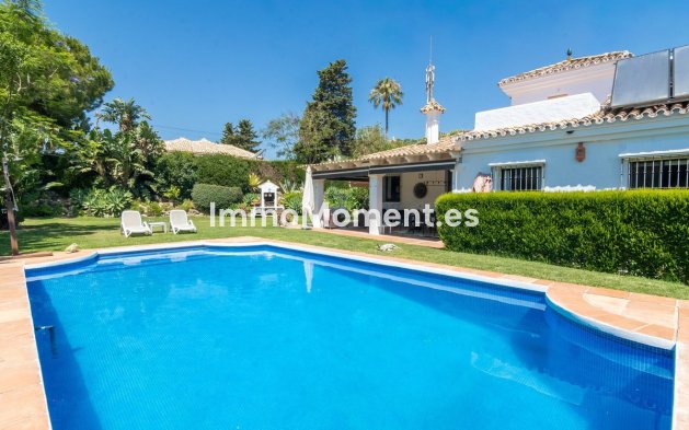 Resale - Detached villa - Estepona - Estepona Centro